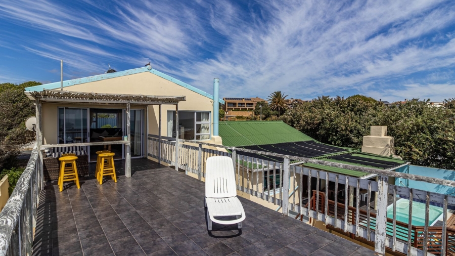 4 Bedroom Property for Sale in Perlemoenbaai Western Cape